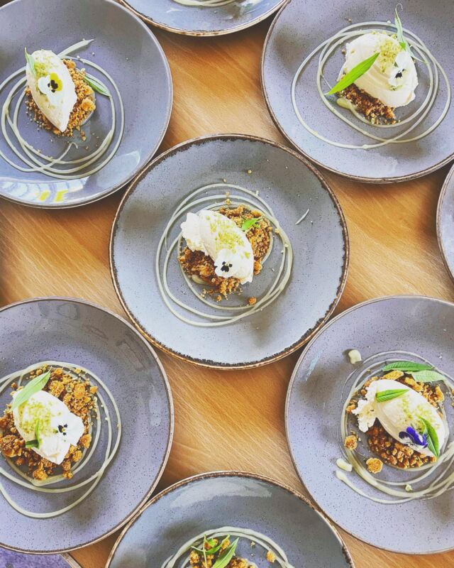 A dessert to suit this weekends weather from Saturdays wedding. Stem ginger cream, lemon curd, ginger crumb and fresh lemon verbena. 🍋 

@hollysgin Im glad yourself, Alex and all your guests enjoyed the food and we wish you both all the best for the future! 
.
#foodphotography #food #weddingcatering #cornwall #cornishwedding #weddingfood