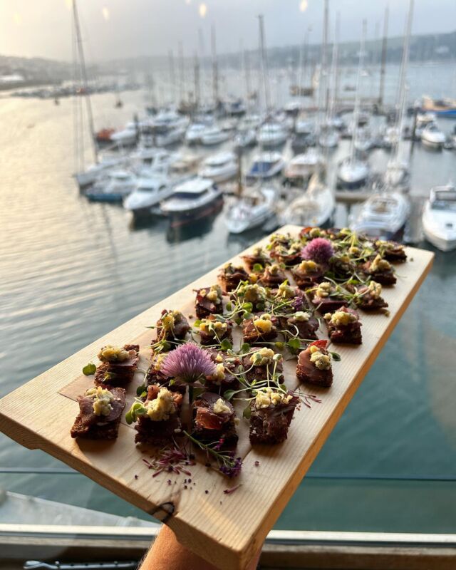A selection canapés from a beautiful event last night down at @nationalmaritimemuseumcornwall for @rcyc_falmouth. 🥂
.
Beef Bresola, blue cheese and horseradish.
.
Pea, mint, lemon and feta.
.
Cornish crab and fennel salsa.
.
Halloumi, peach and pistachio dukkah.